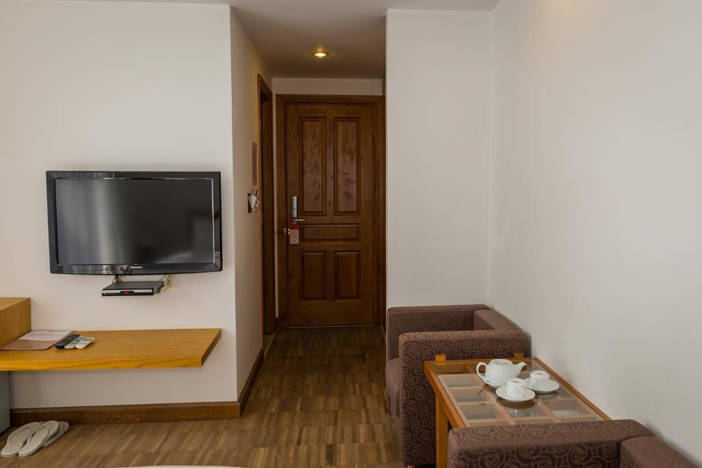 Crown Diamond Hotel - Phu My Hung District 7 Хошимін Екстер'єр фото
