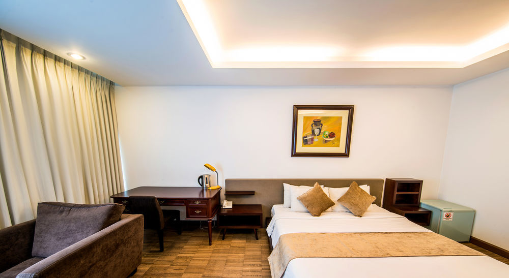 Crown Diamond Hotel - Phu My Hung District 7 Хошимін Екстер'єр фото