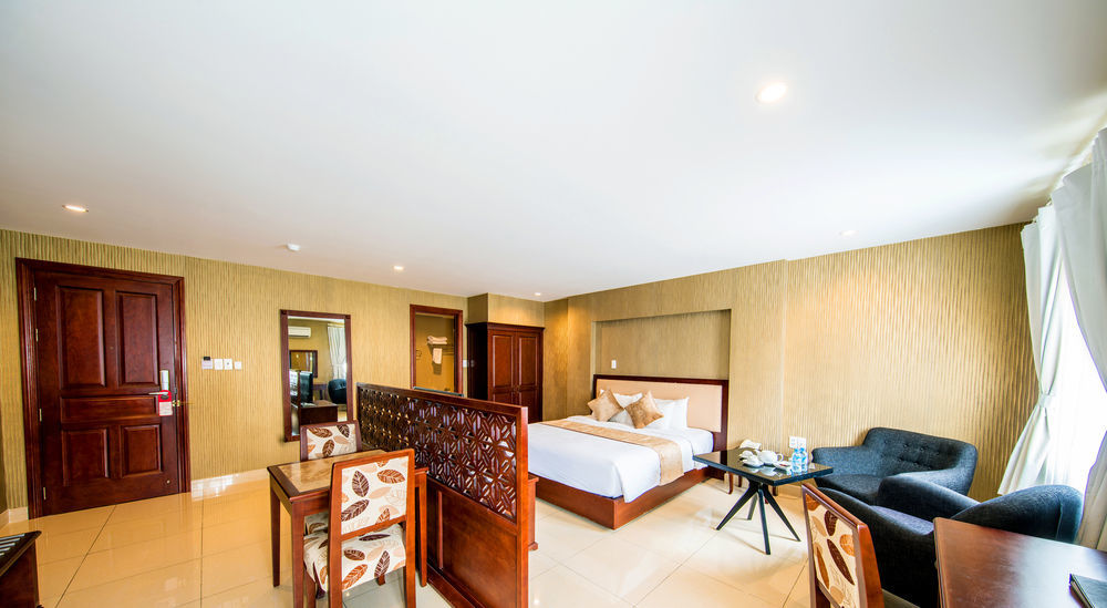 Crown Diamond Hotel - Phu My Hung District 7 Хошимін Екстер'єр фото