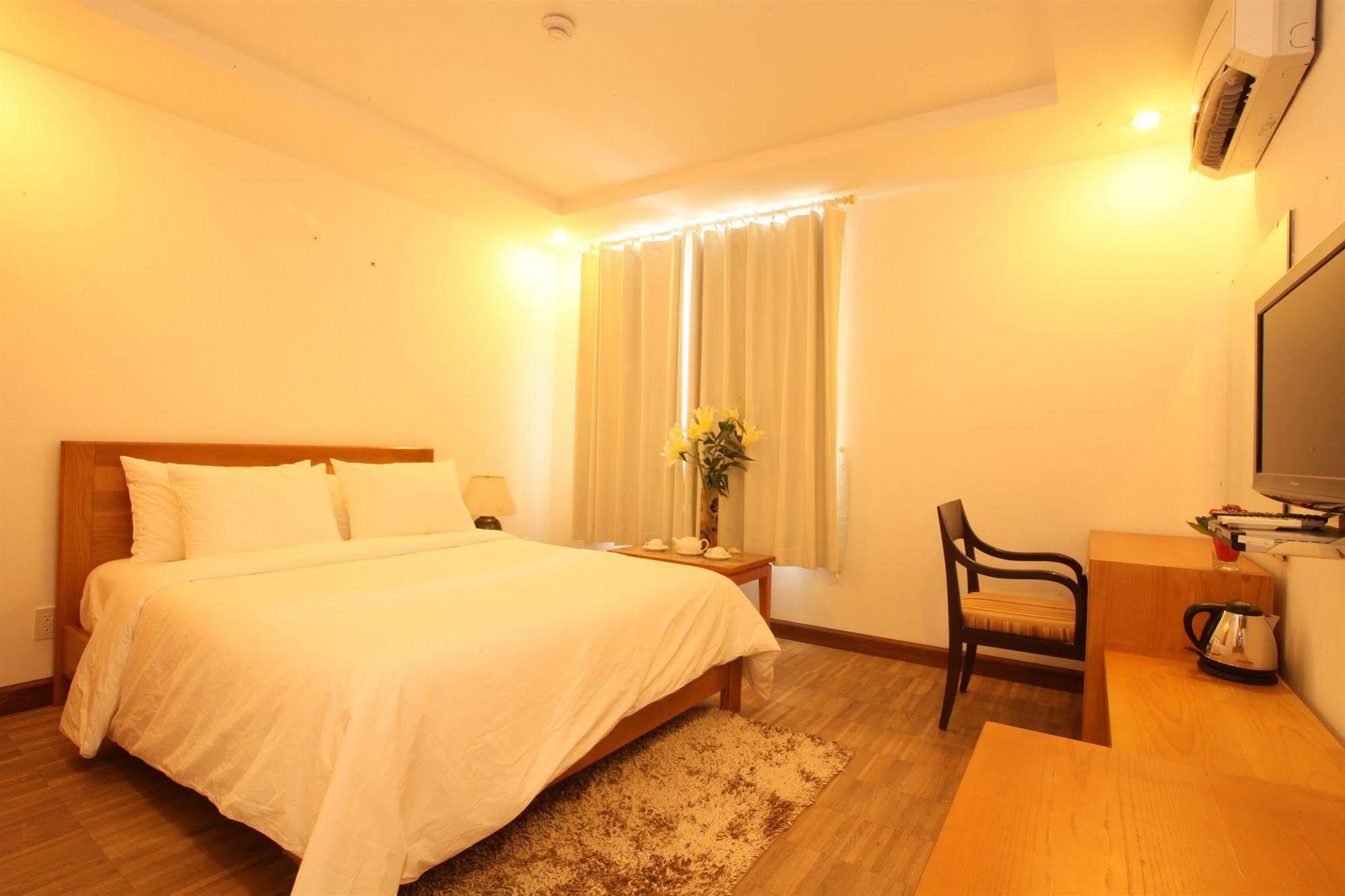 Crown Diamond Hotel - Phu My Hung District 7 Хошимін Екстер'єр фото