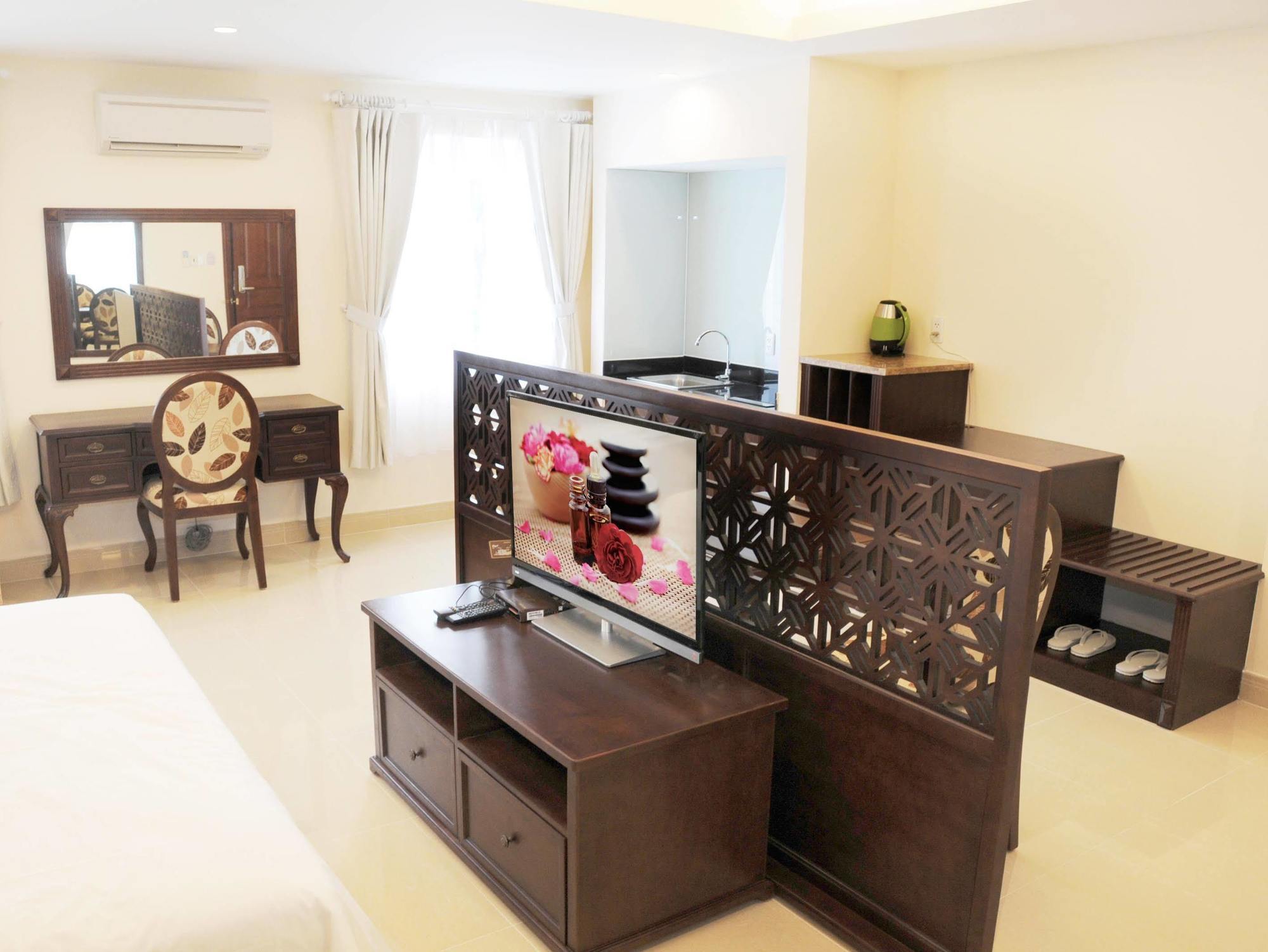 Crown Diamond Hotel - Phu My Hung District 7 Хошимін Екстер'єр фото
